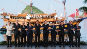 ASEAN Between the U.S. and China