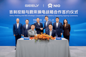 Chinese Battery Makers Get Solid Support